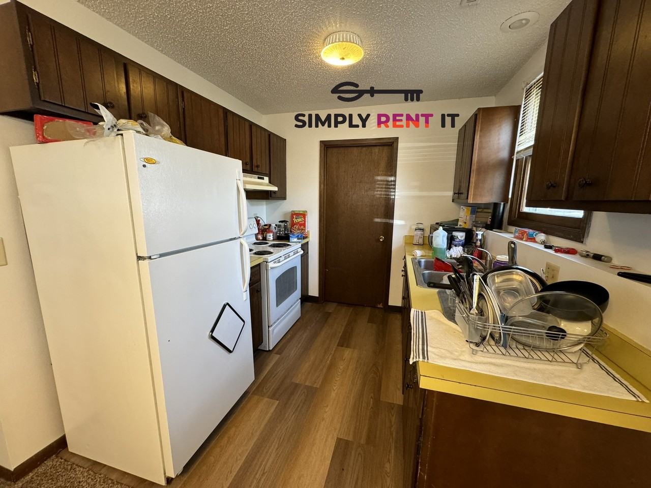 209 E 6th St #104 - Photo 7 of 11
