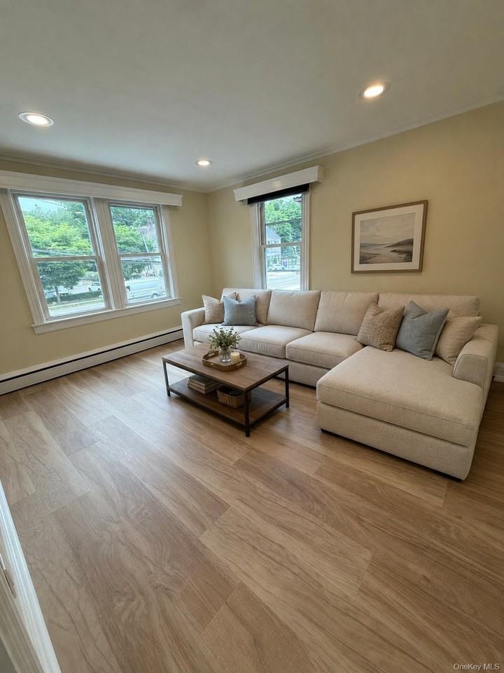 153 Main St - Photo 5 of 11