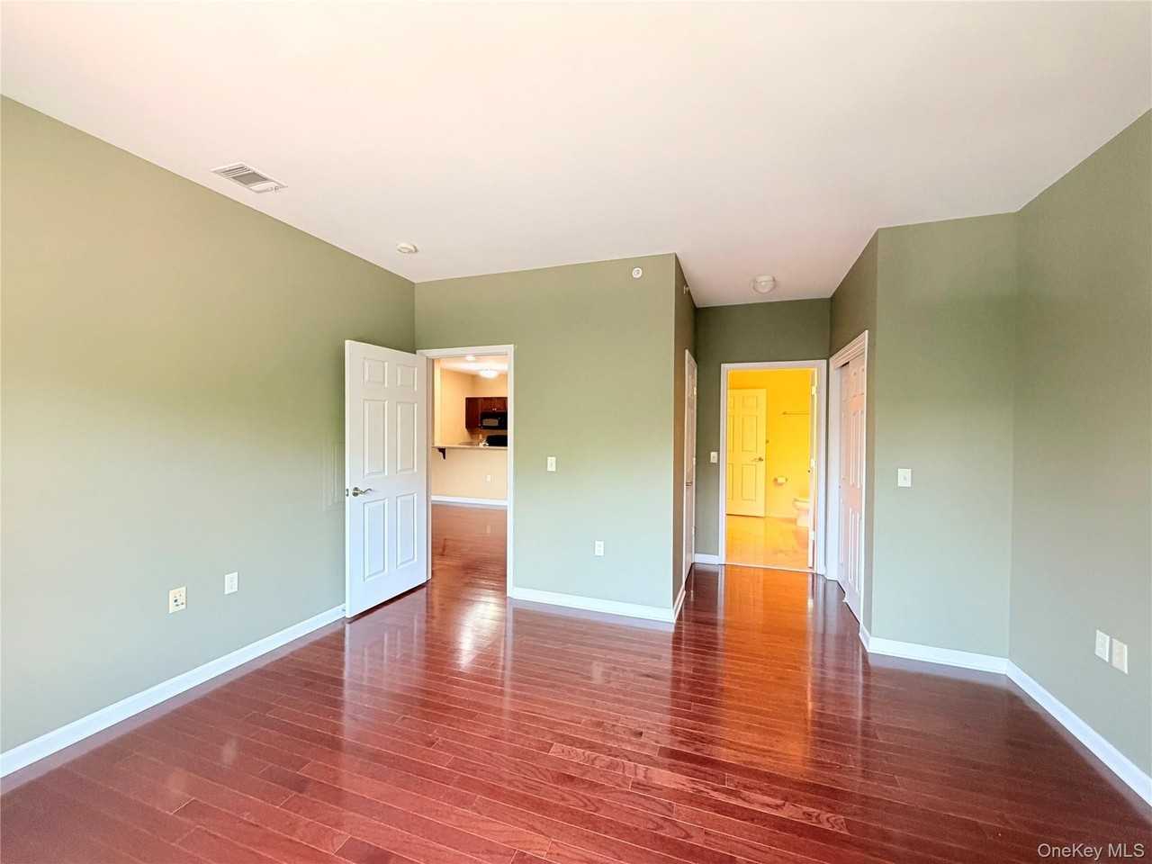 943 Tower Ridge Cir - Photo 4 of 14
