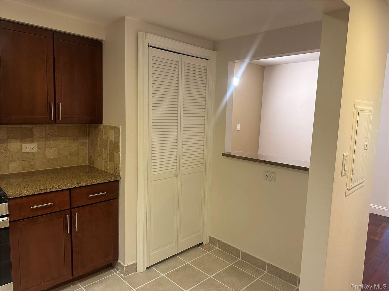 14341 84th Dr #5E - Photo 3 of 9