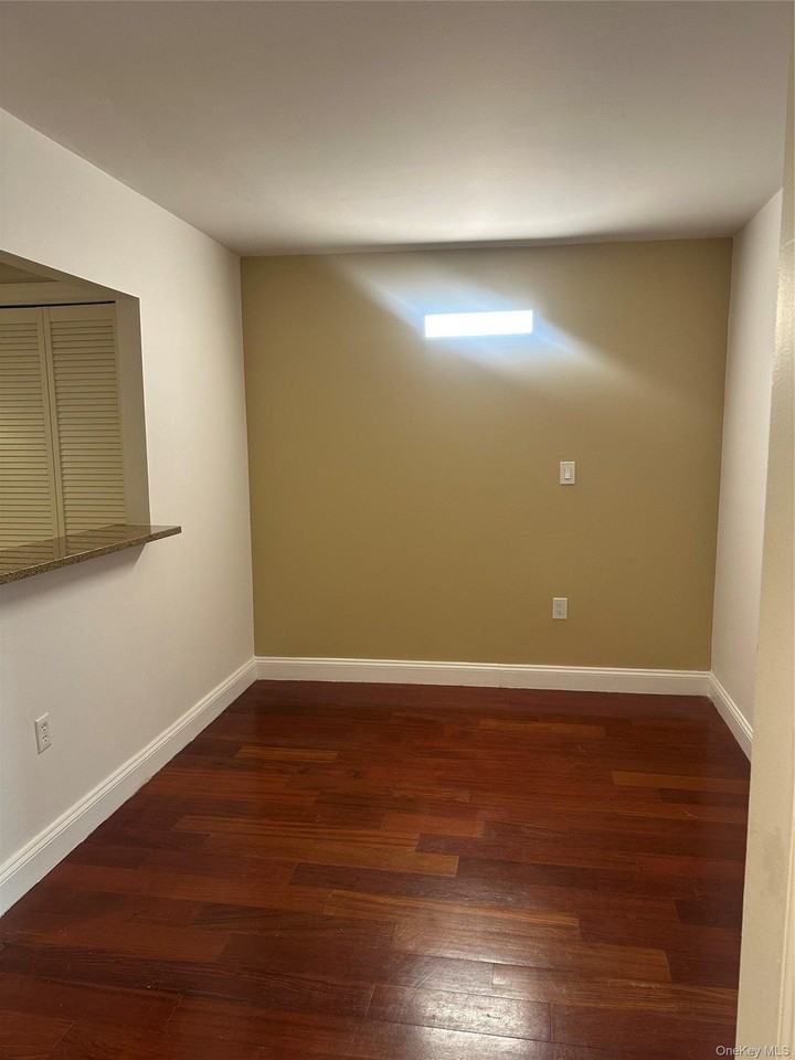 14341 84th Dr #5E - Photo 5 of 9