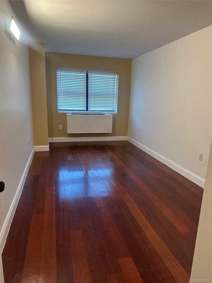14341 84th Dr #5E - Photo 6 of 9