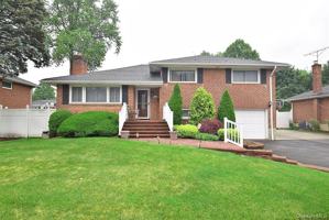 featured image of 51 Whitman Ave