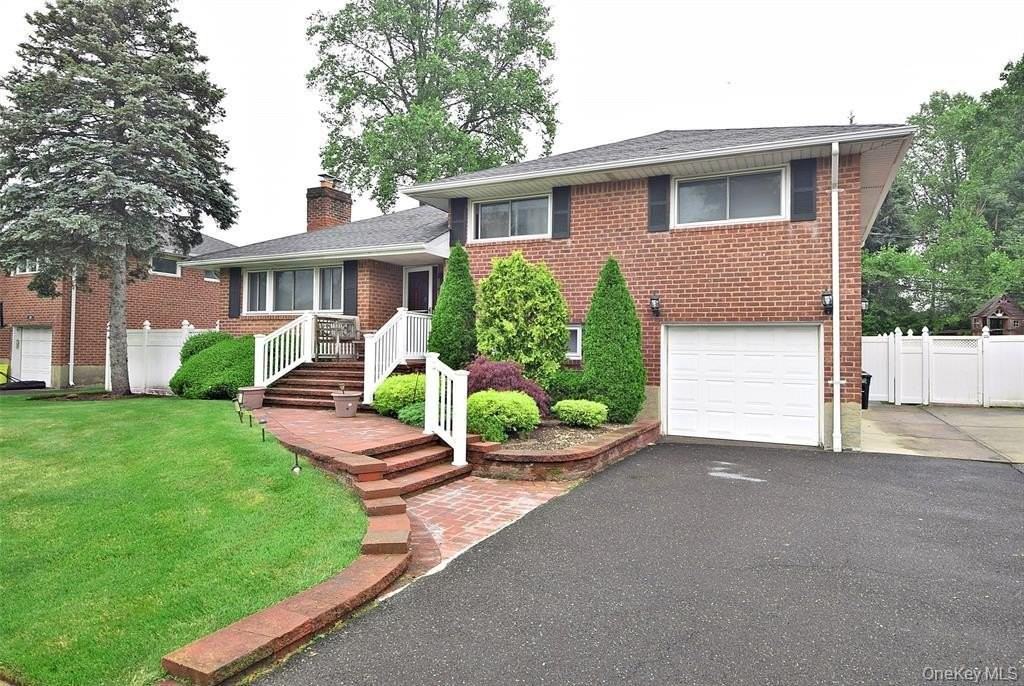 51 Whitman Ave - Photo 2 of 26