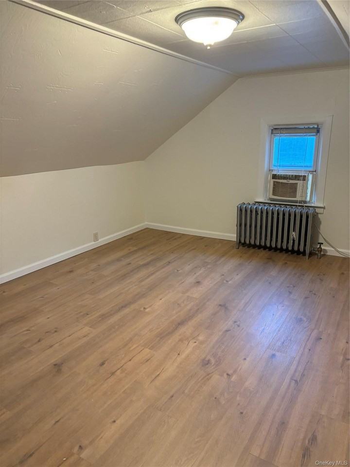 181 Violet Ave #2 - Photo 5 of 16