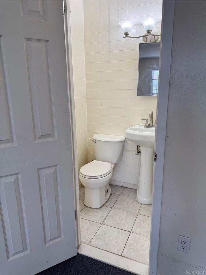 10402 51st Ave #3 - Photo 6 of 10