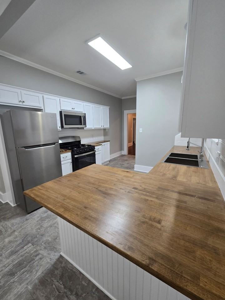 616 Merrick St - Photo 4 of 14