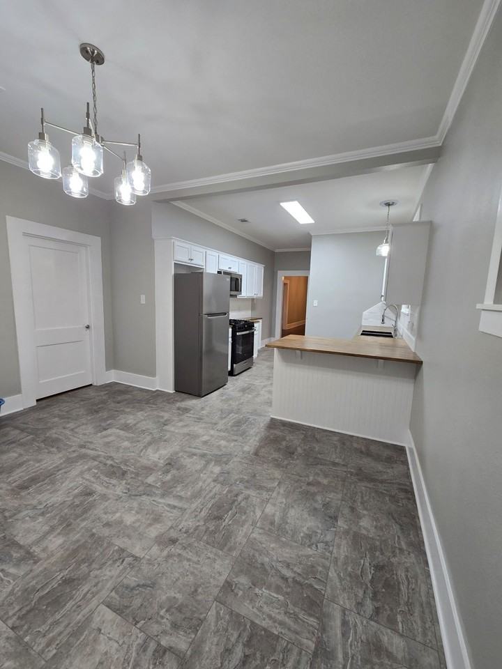 616 Merrick St - Photo 5 of 14
