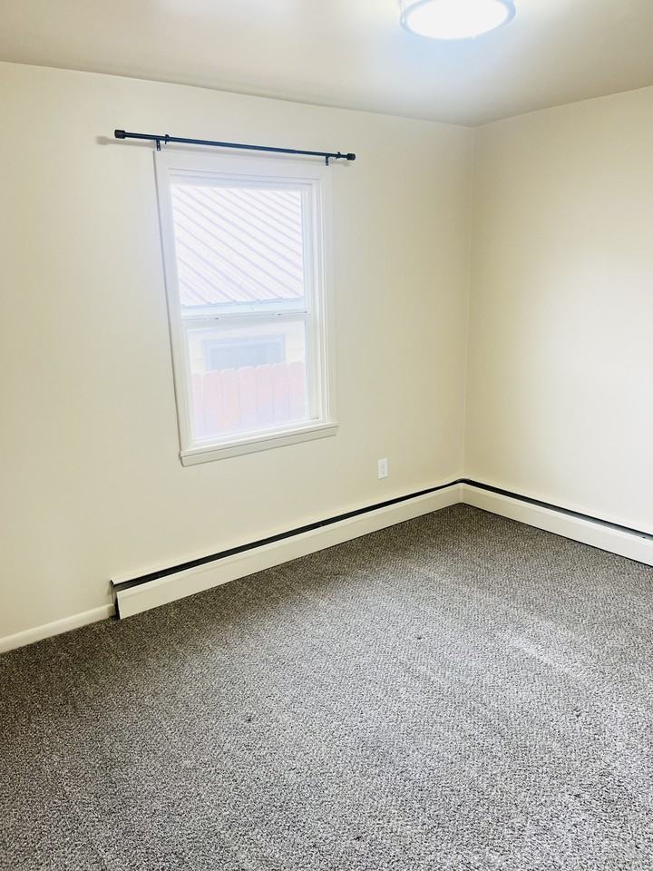 1008 Mccarty Ave #C - Photo 5 of 7