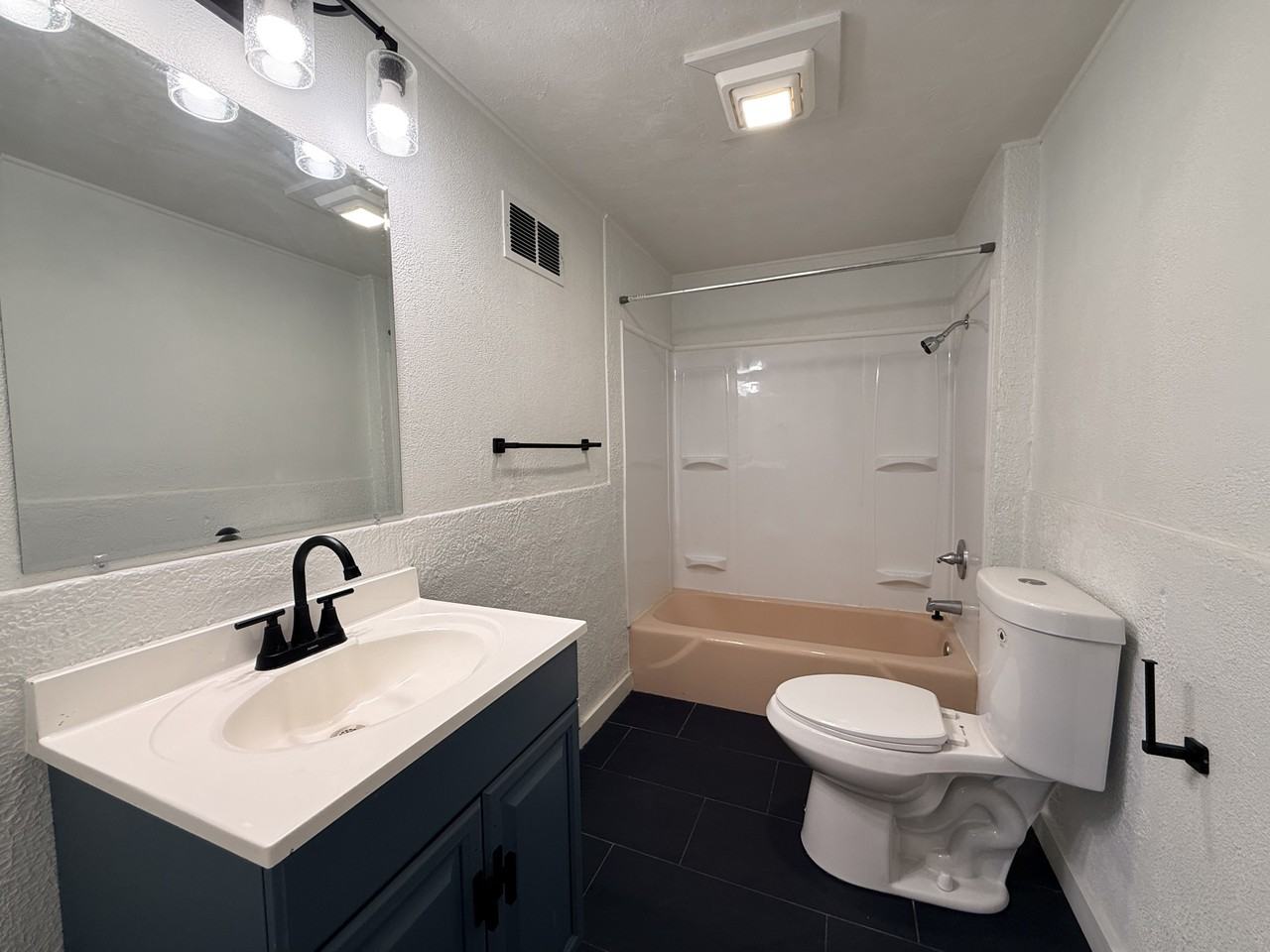 1527 W 11th Ave - Photo 5 of 9