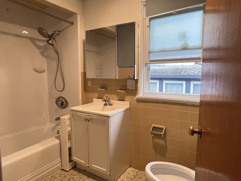 162 Pine St #SF - Photo 4 of 8