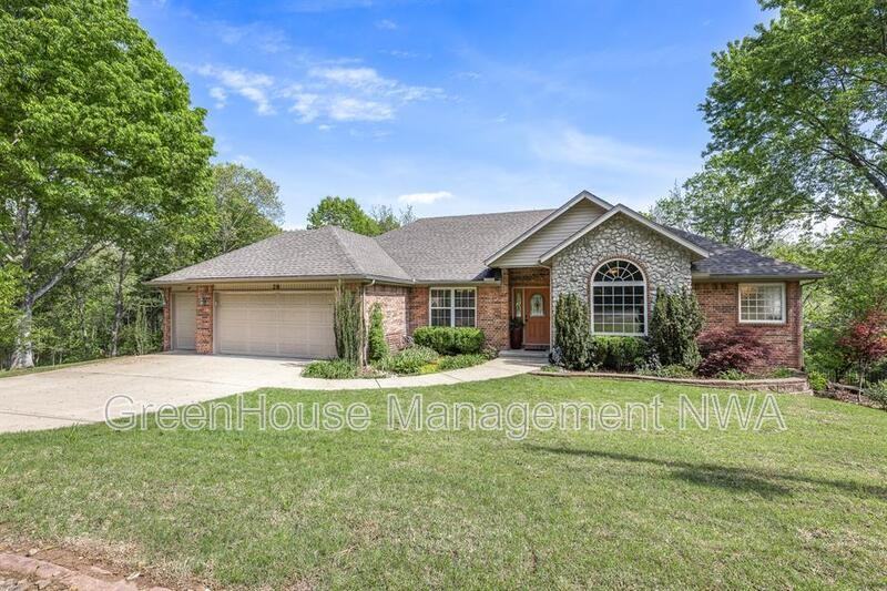 28 Latshaw Dr - Photo 2 of 36