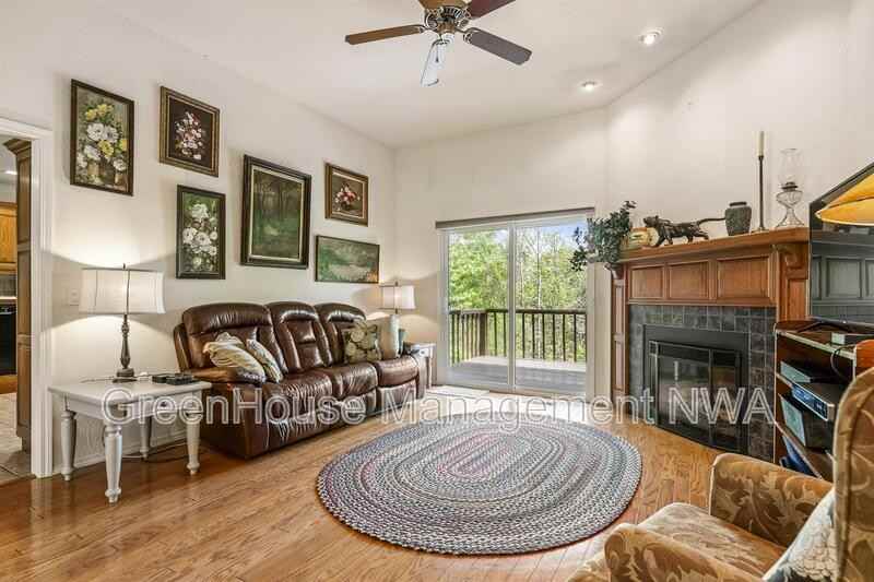28 Latshaw Dr - Photo 5 of 36