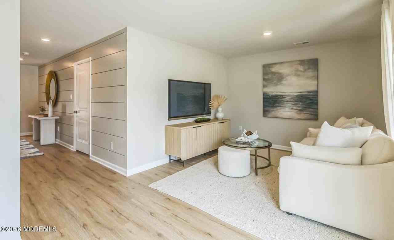 22 Forest Park Dr - Photo 6 of 43