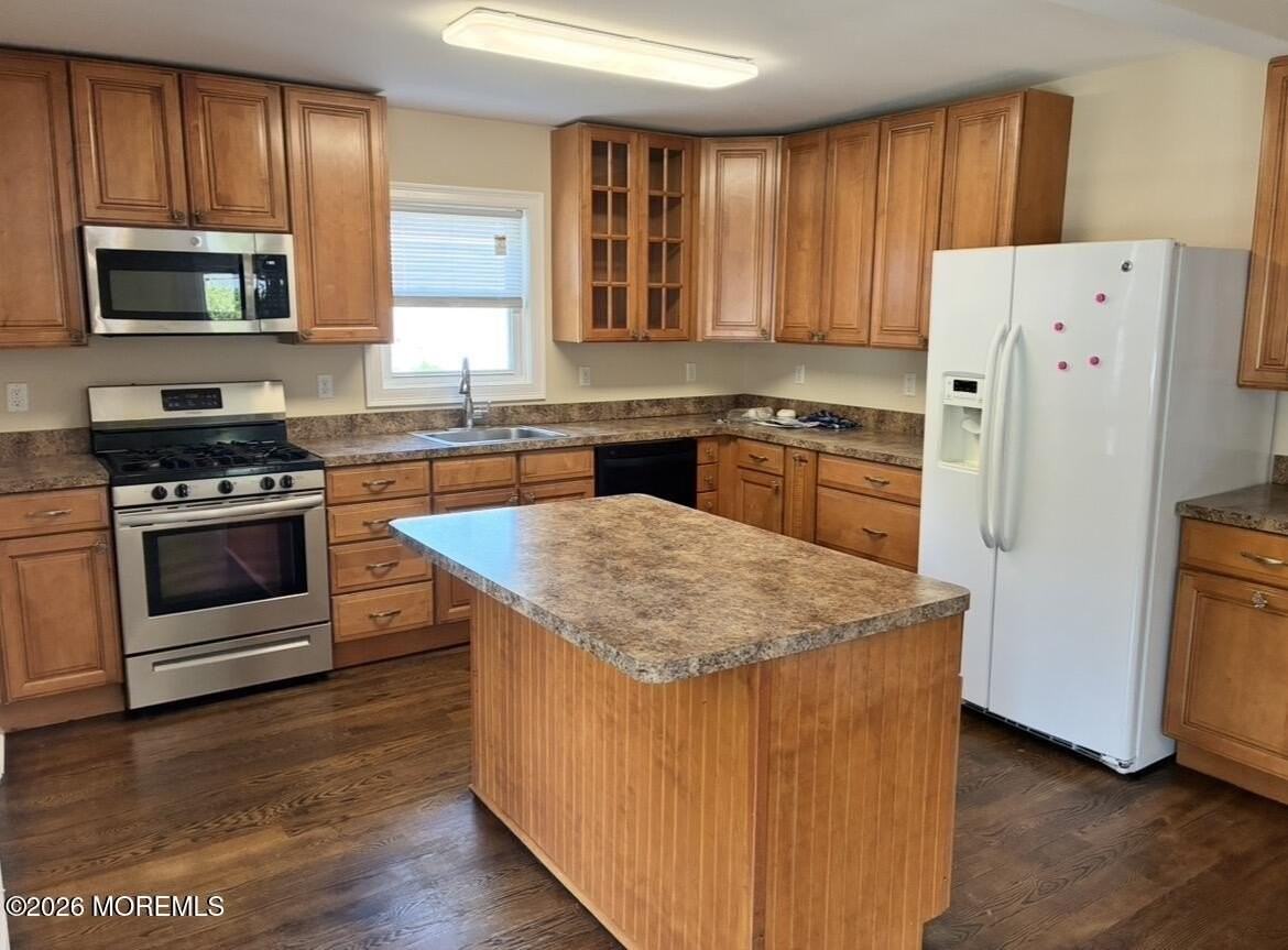 124 Wilson Ave - Photo 4 of 15