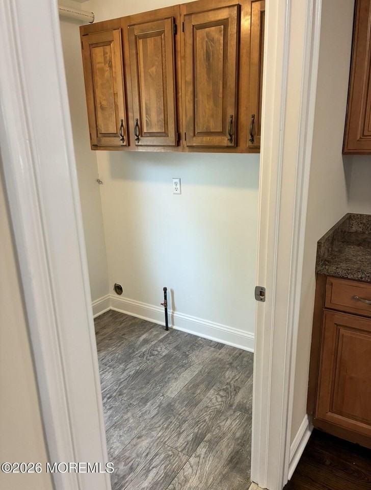 124 Wilson Ave - Photo 6 of 15