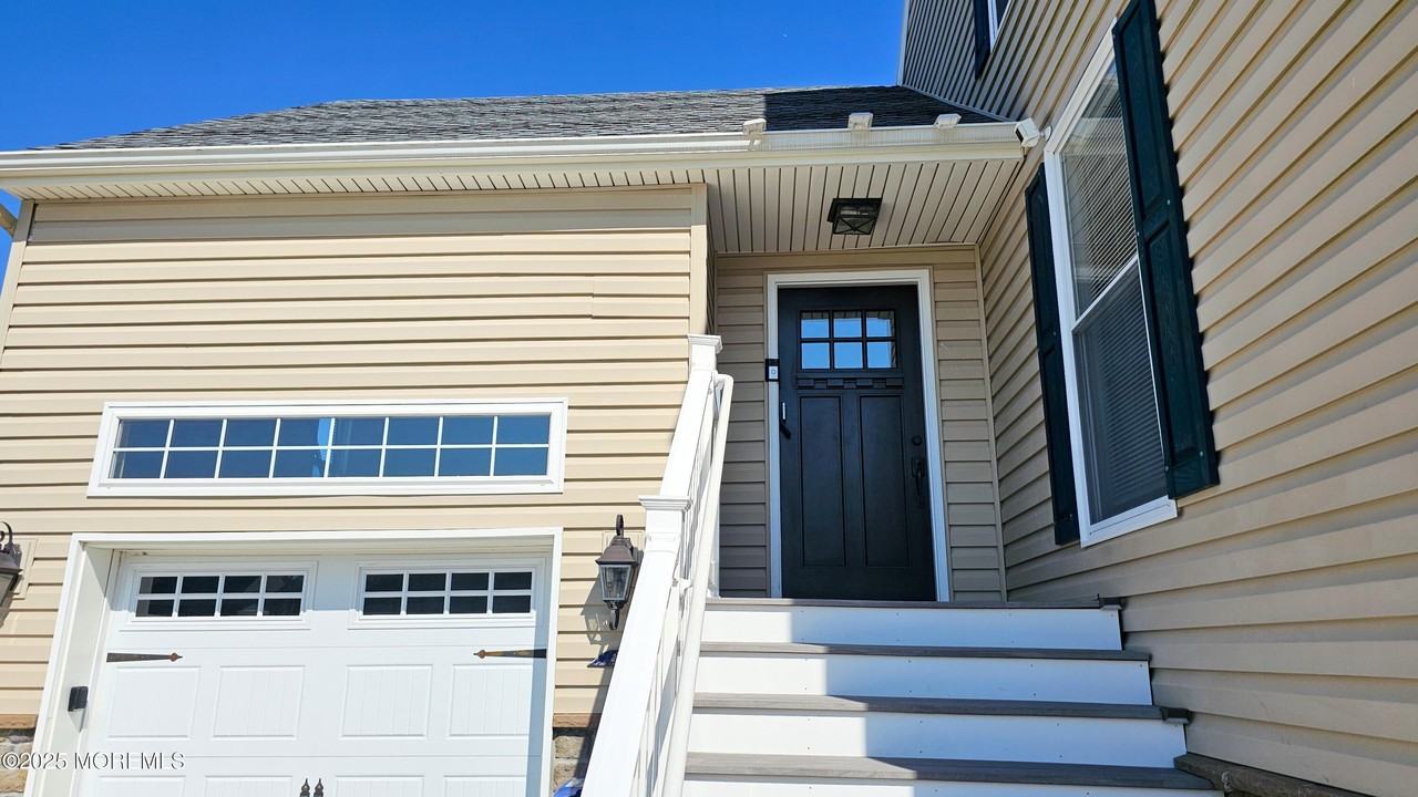 105 Peter Rd - Photo 2 of 35