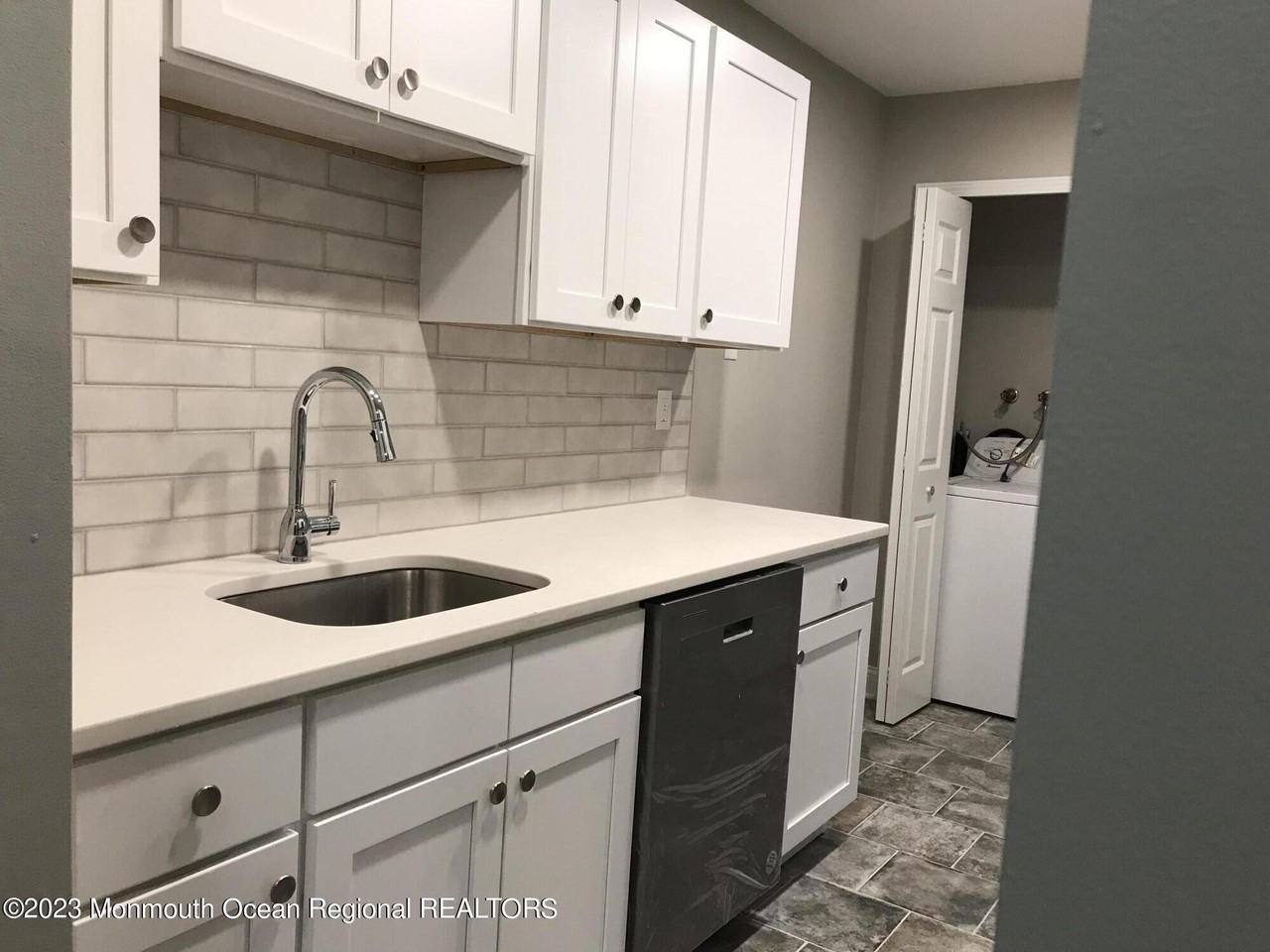 149 Amberly Dr #H - Photo 2 of 12