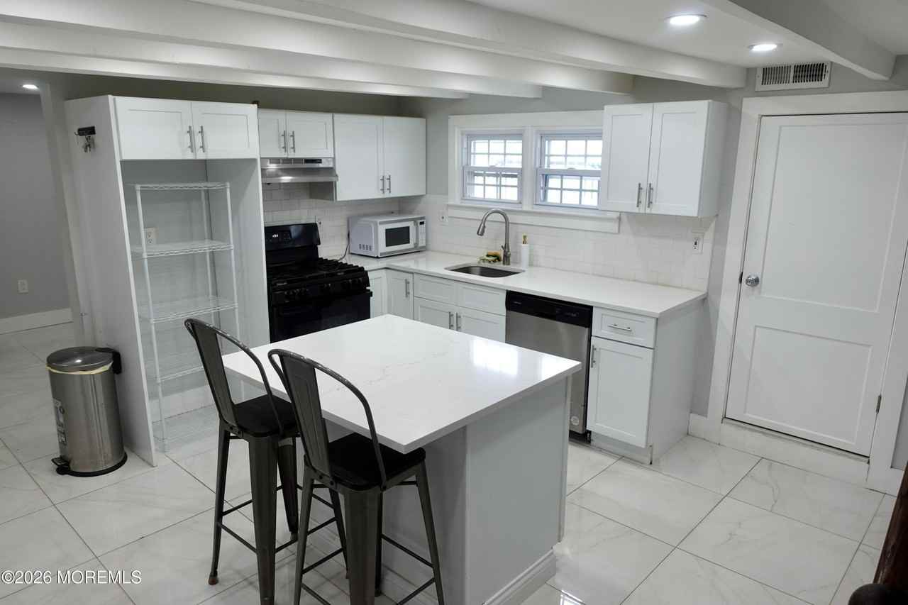 11 Main St - Photo 6 of 50