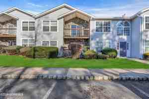 featured image of 33 Diane Dr
