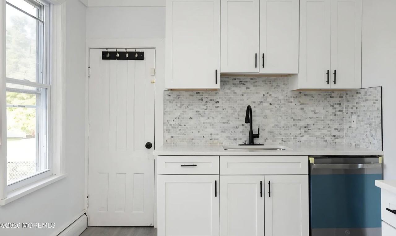 144 Beal St - Photo 5 of 20