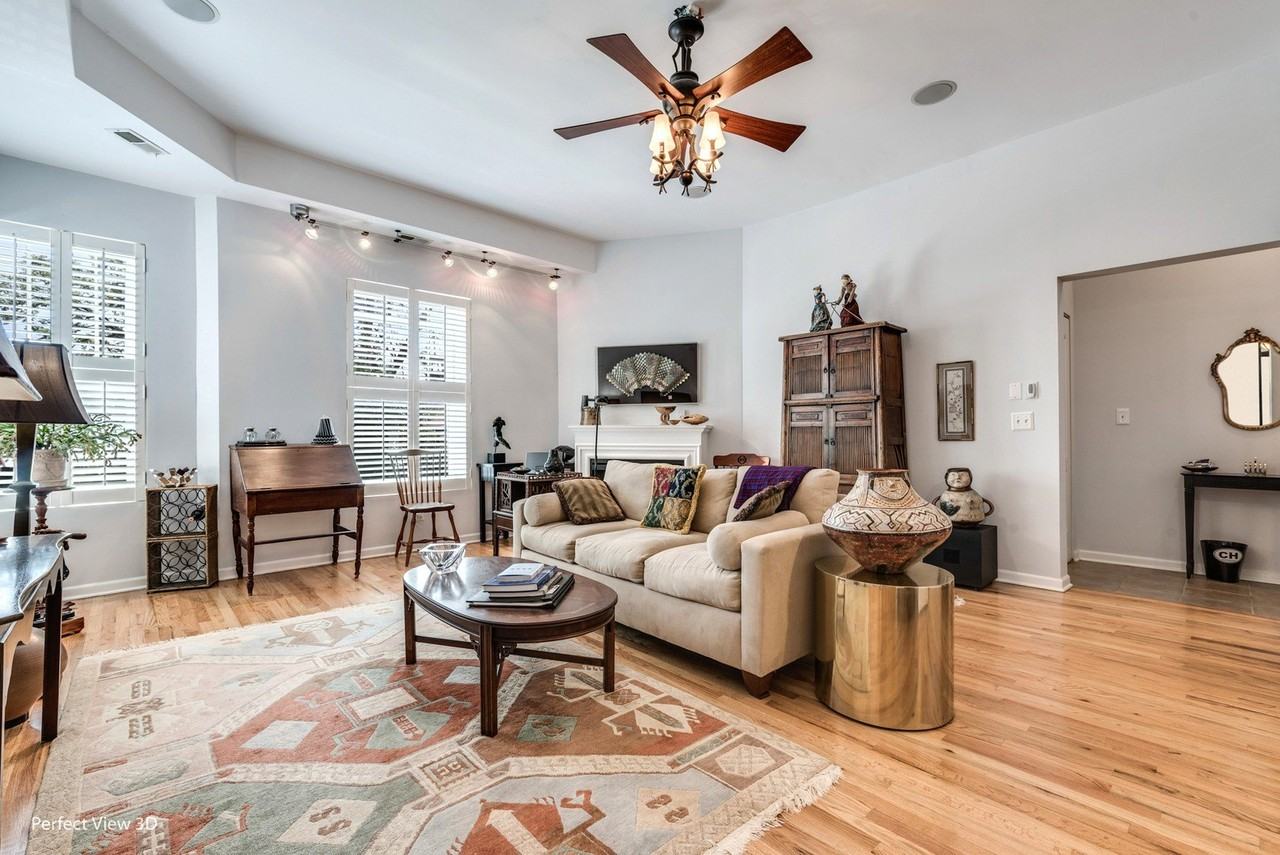 4545 S Drexel Blvd #2B - Photo 3 of 35