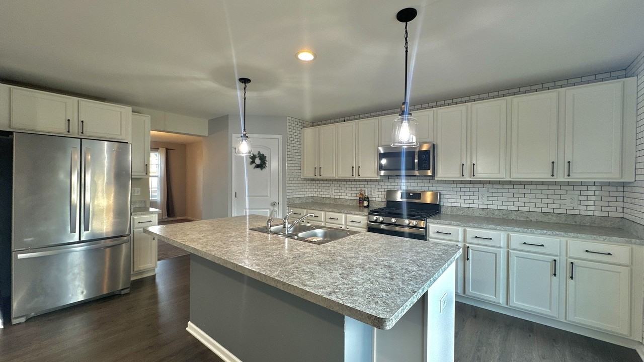 1931 Wren Rd - Photo 2 of 20