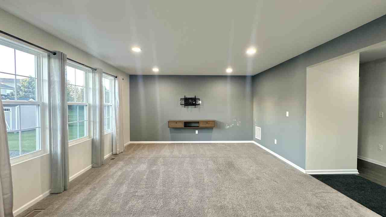 1931 Wren Rd - Photo 3 of 20