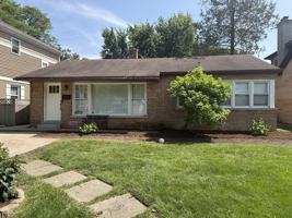 featured image of 463 Longfellow Ave