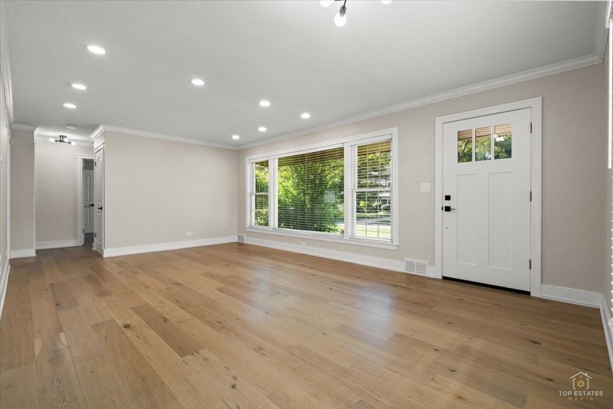 463 Longfellow Ave - Photo 3 of 28