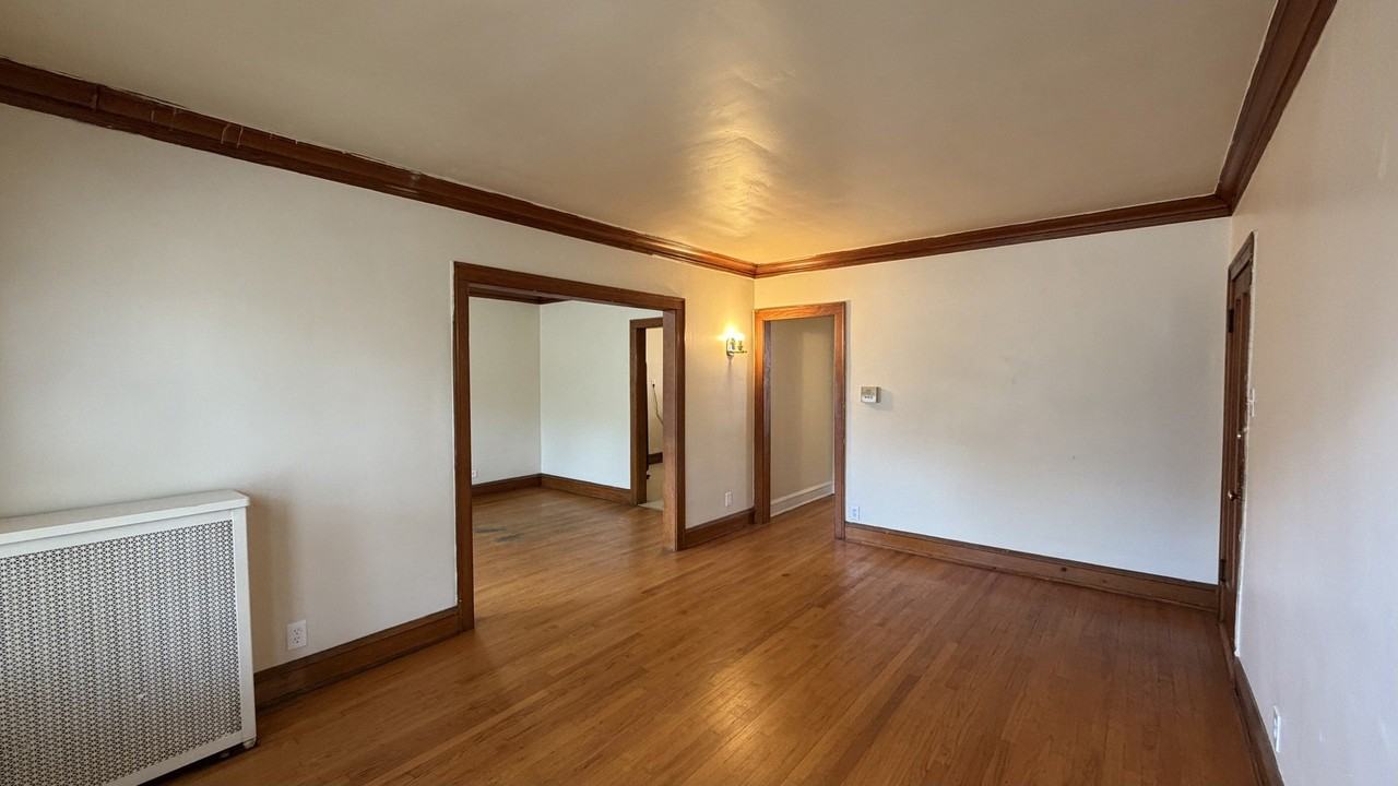5304 W Potomac Ave #1 - Photo 2 of 10