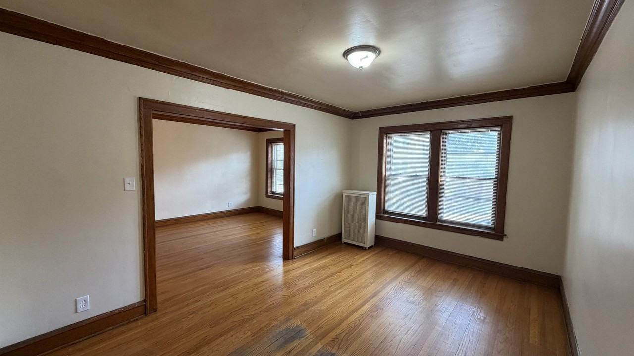 5304 W Potomac Ave #1 - Photo 4 of 10