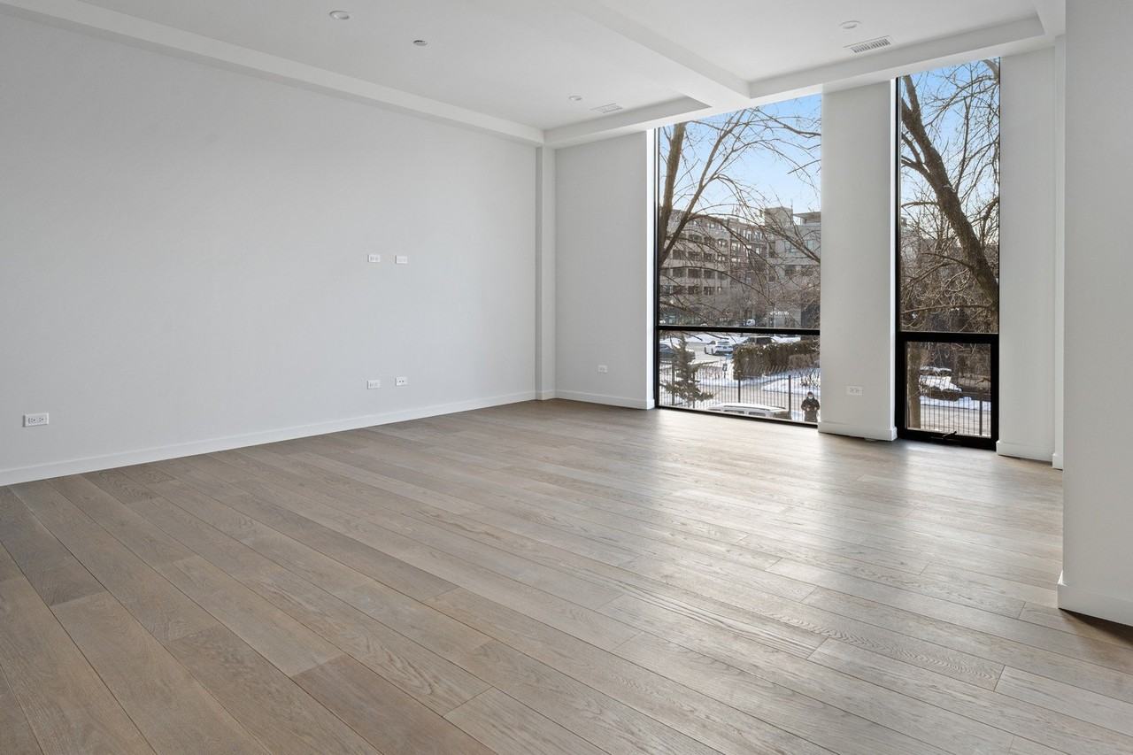 15 N Elizabeth St #201 - Photo 4 of 13