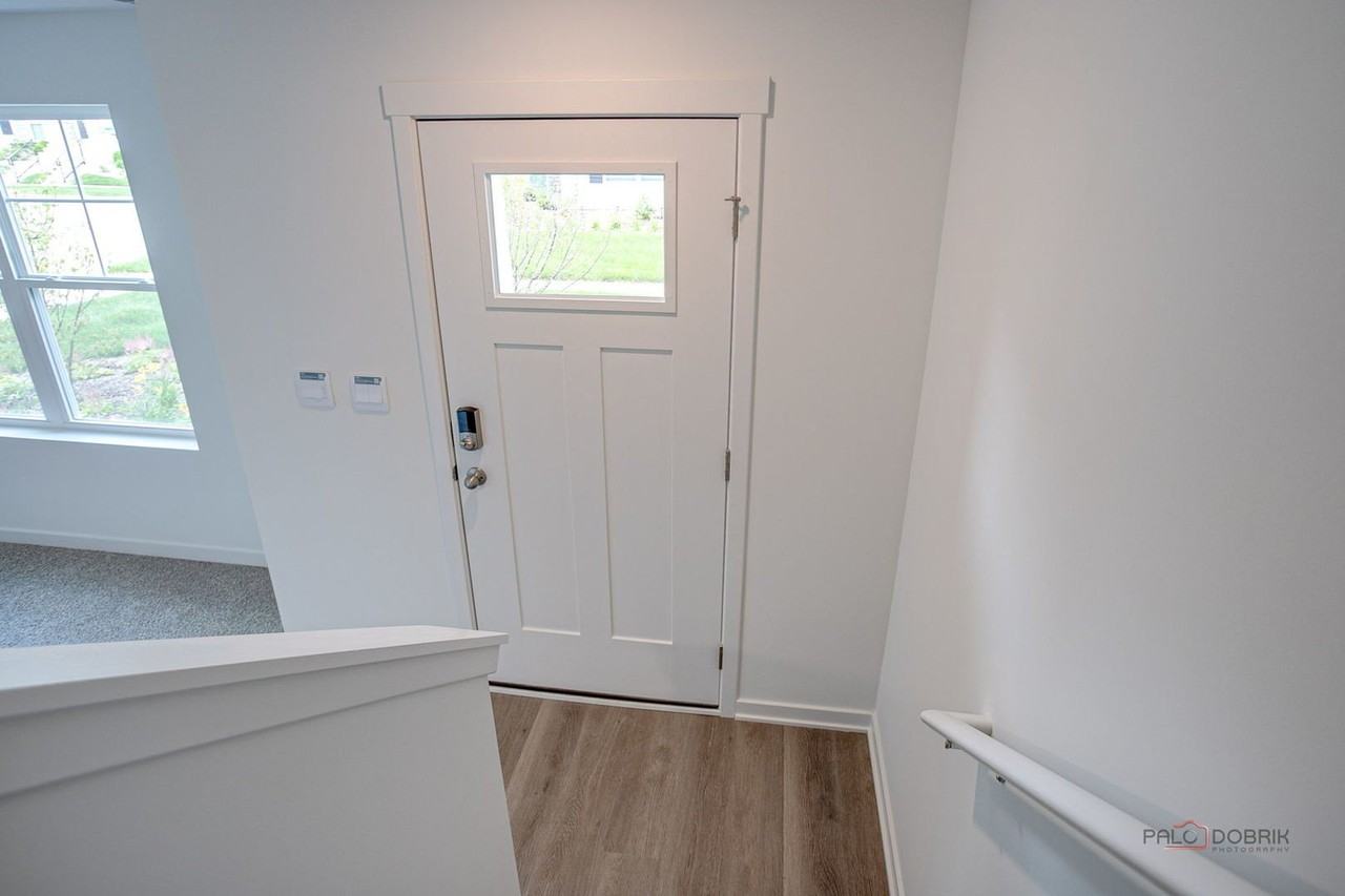 541 Yosemite Way - Photo 4 of 30