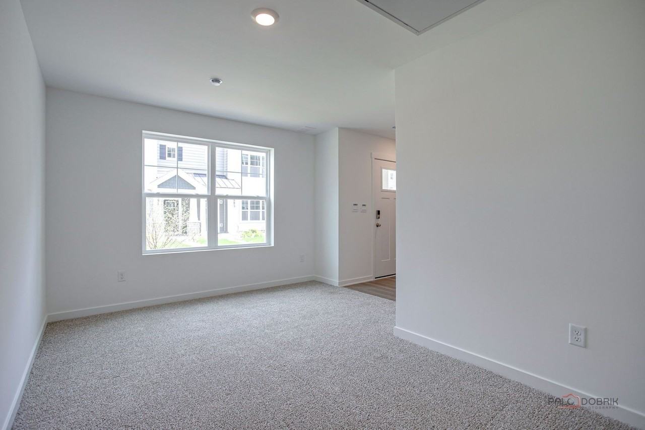 541 Yosemite Way - Photo 6 of 30