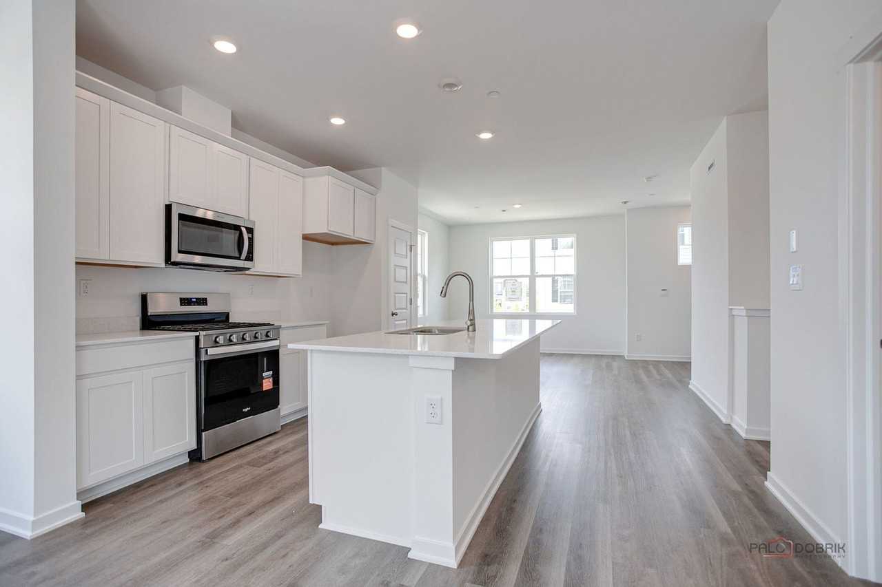 541 Yosemite Way - Photo 7 of 30
