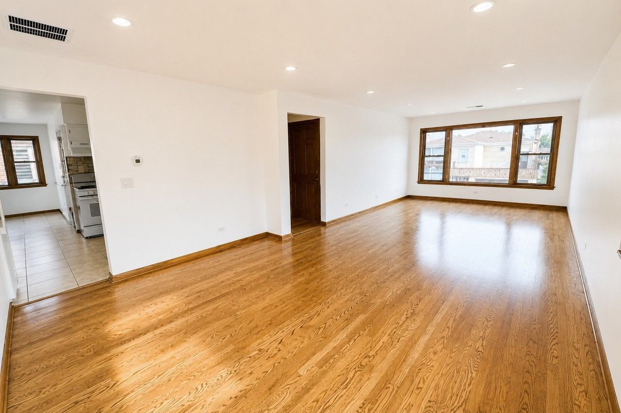 8440 W Windsor Ave #2 - Photo 2 of 9