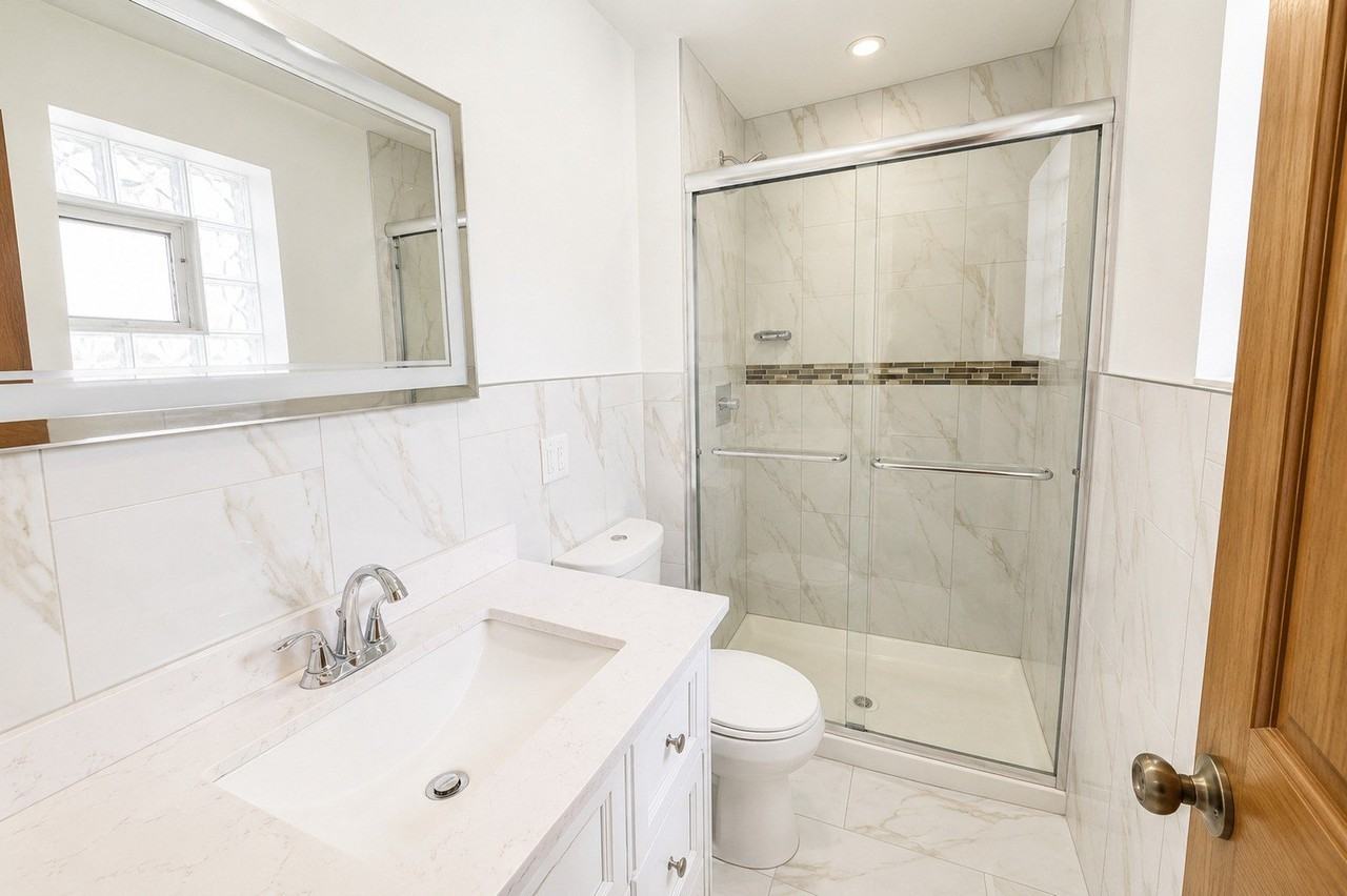 8440 W Windsor Ave #2 - Photo 6 of 9
