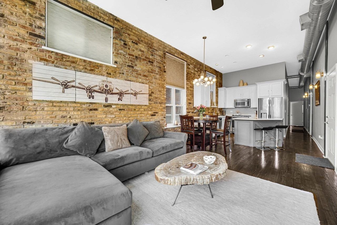 1454 W Fullerton Ave #2 - Photo 7 of 21