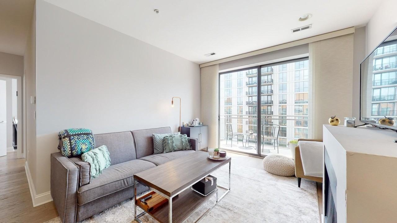 1720 Oak Ave #703 - Photo 5 of 12