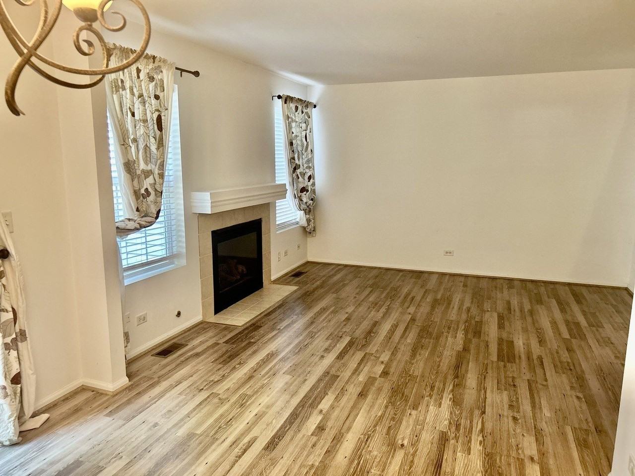 2375 Stoughton Cir - Photo 2 of 14