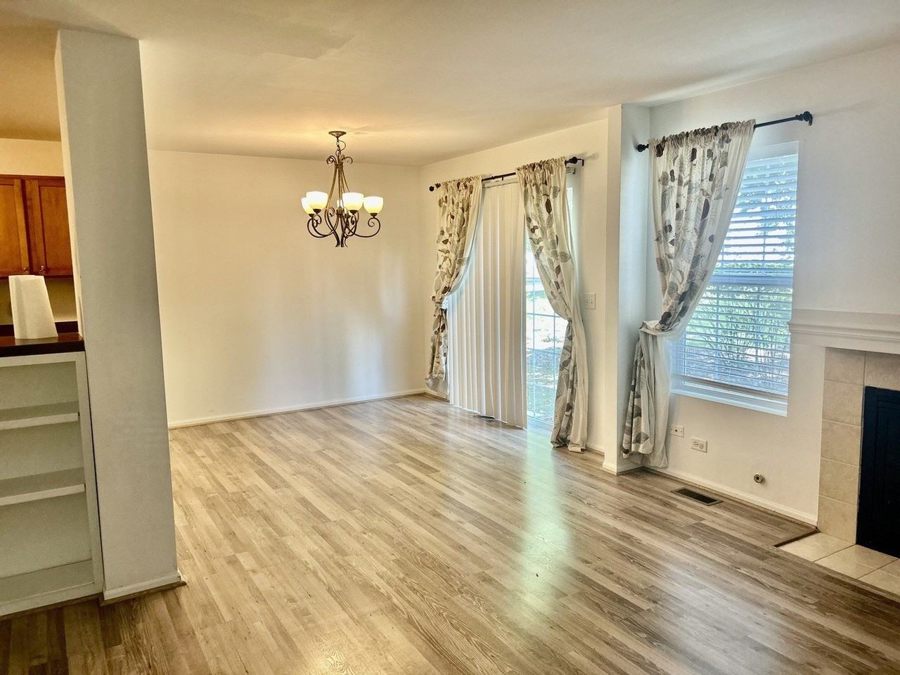 2375 Stoughton Cir - Photo 4 of 14