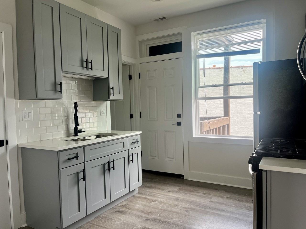 5325 N Damen Ave #1 - Photo 2 of 15