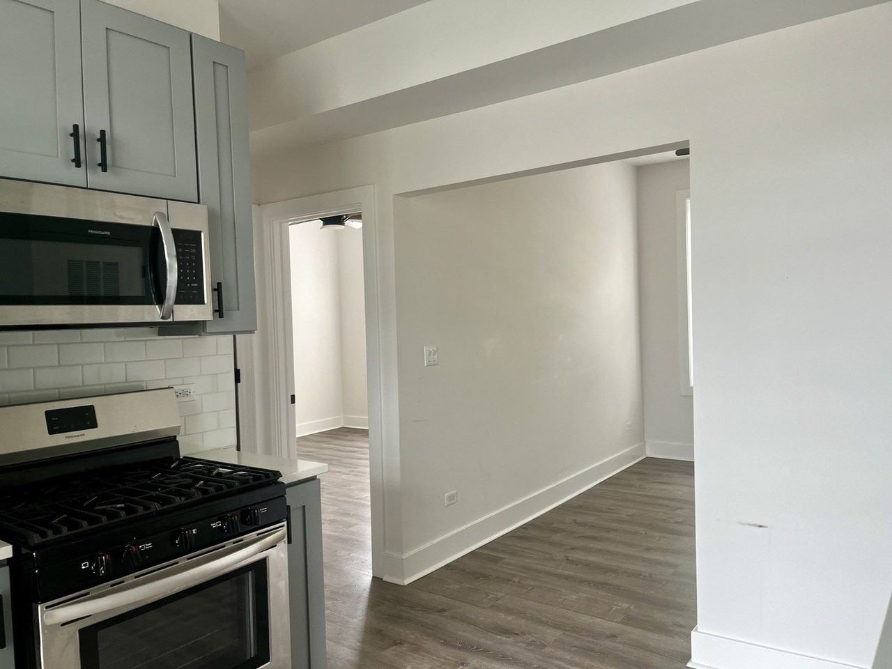 5325 N Damen Ave #1 - Photo 4 of 15