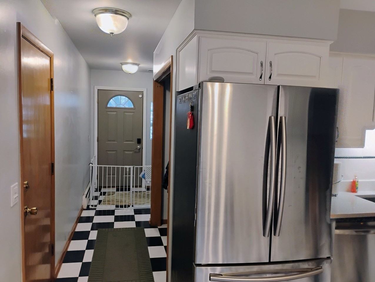 904 S Edward St - Photo 6 of 32