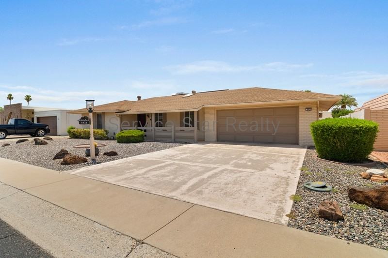 9425 W Rolling Hills Dr - Photo 2 of 23