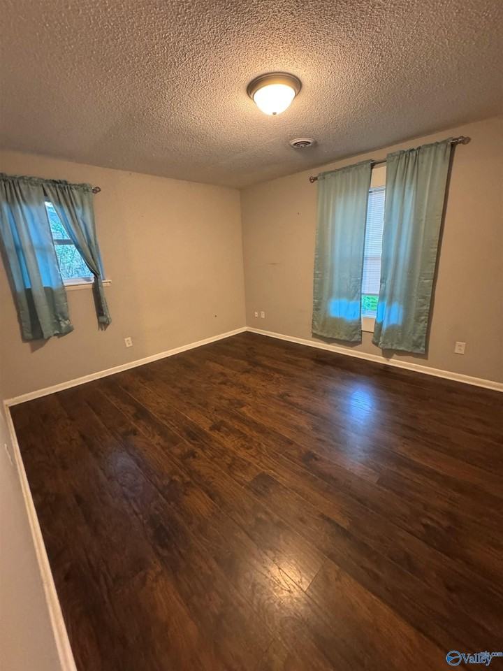 902 Danmann Cir Se - Photo 7 of 12