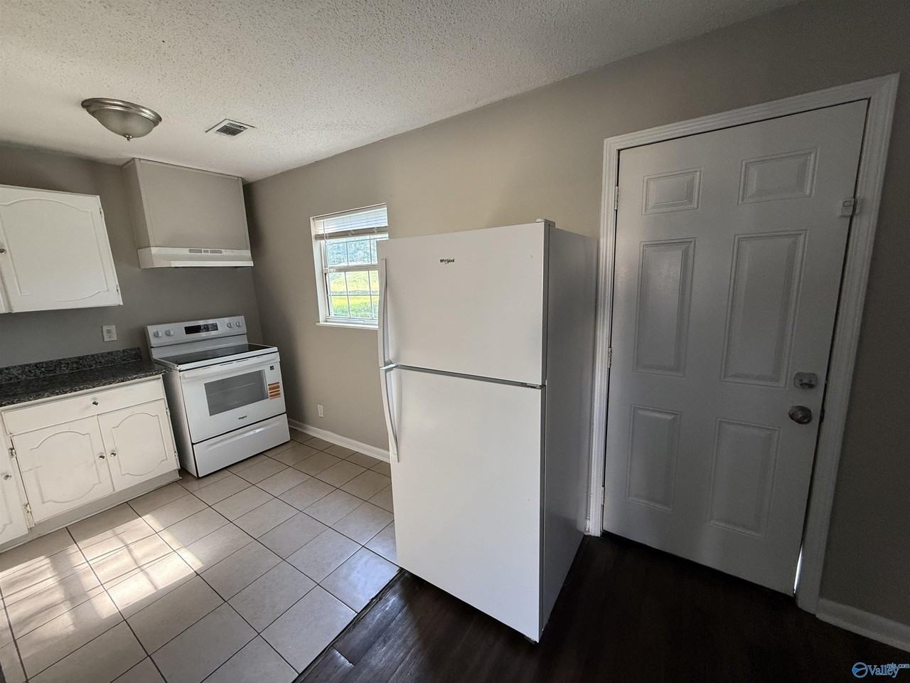 3408 Glen Park Dr Nw - Photo 4 of 11