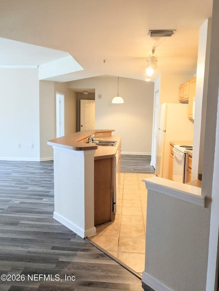 415 S Villa San Marco Dr #305 - Photo 2 of 22