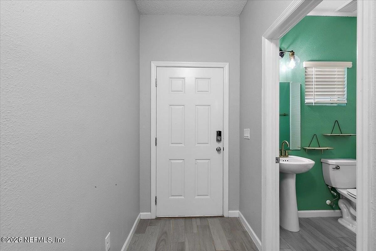 12658 Josslyn Ln - Photo 4 of 25